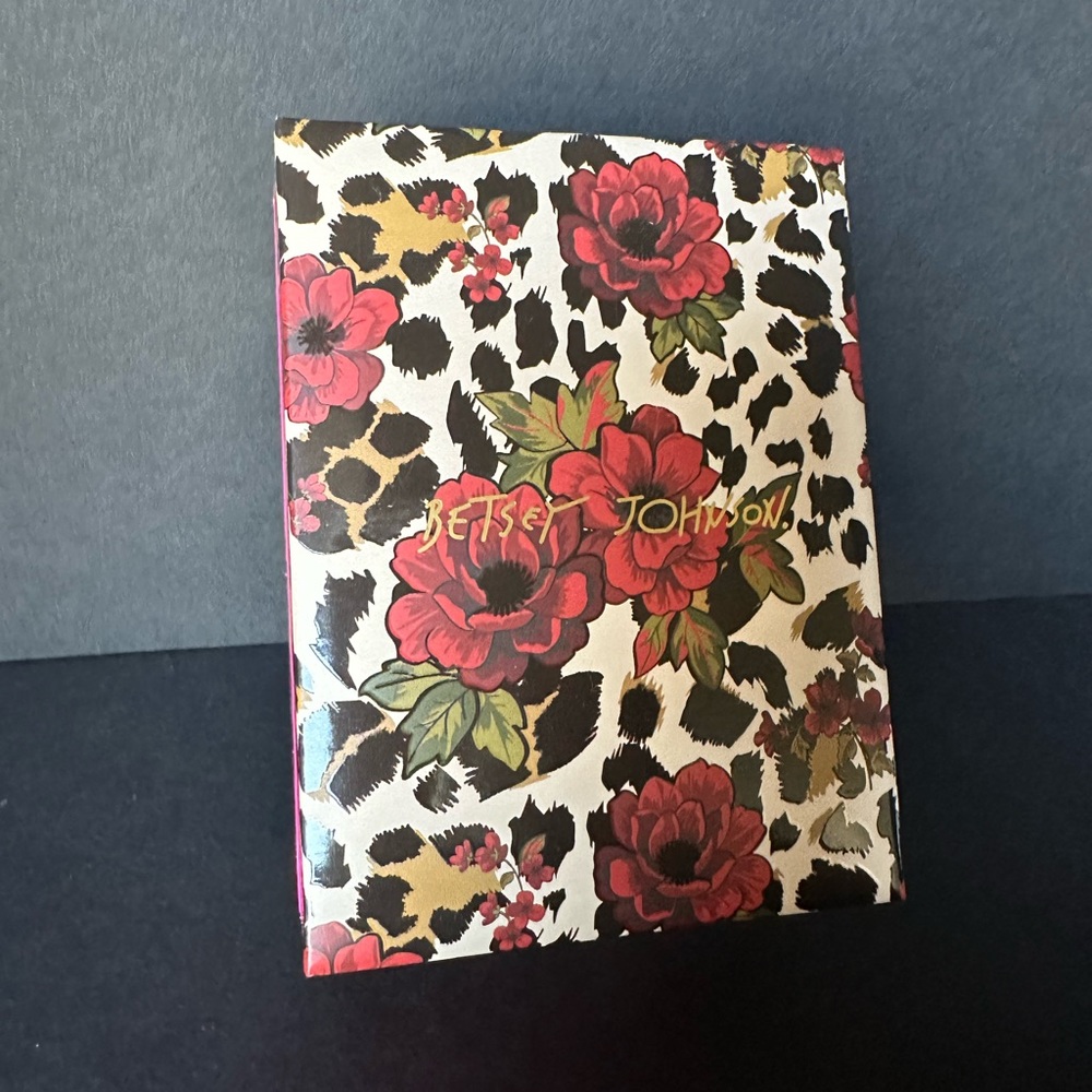 Betsey Johnson large face leopard mesh band watch with magnetic closure 🐾 - Picture 7 of 7
